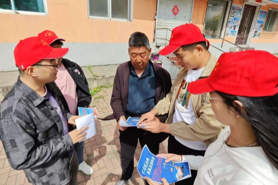 綜合調(diào)查設(shè)計(jì)處黨支部啟動(dòng)“森林資源可持續(xù)經(jīng)營(yíng)試點(diǎn)示范模式林建設(shè)”支部立項(xiàng)活動(dòng)（3）.jpg